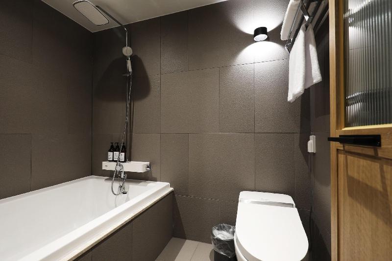 Hotel Urban Brown image