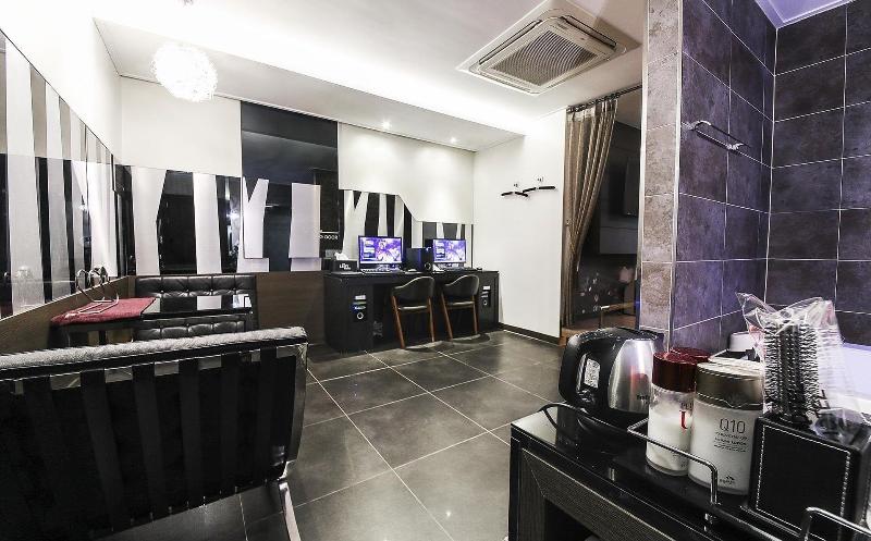 Lexy Hotel image