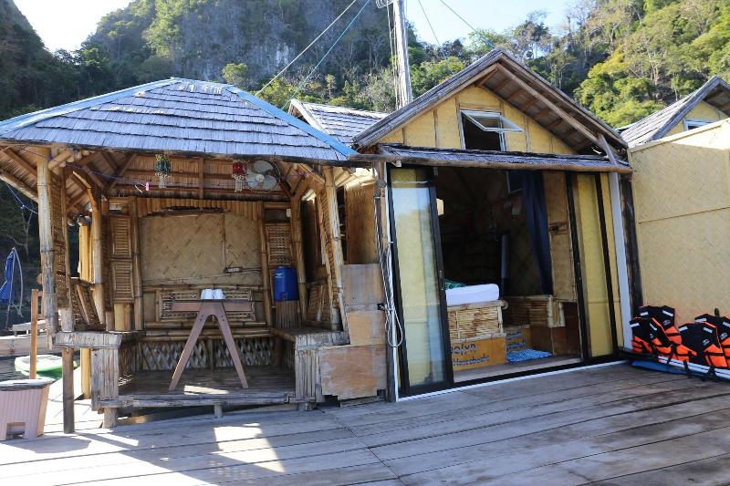 Paolyn Floating House Restaurant