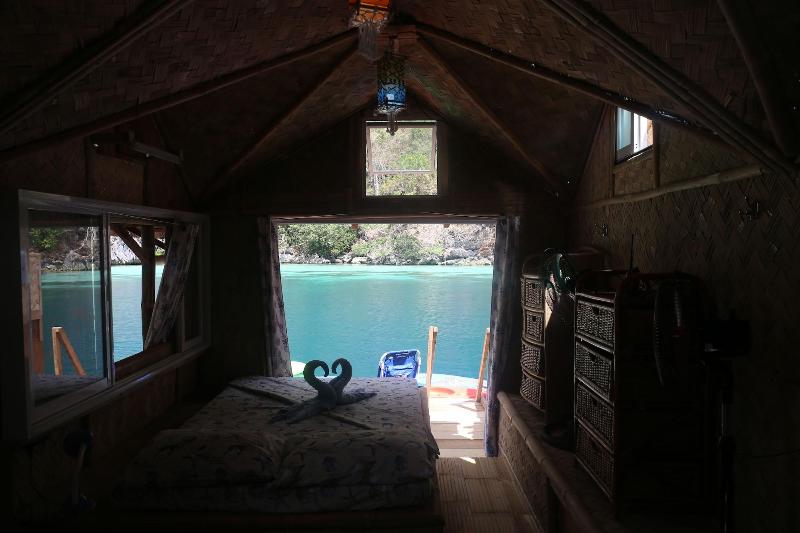 Paolyn Floating House Restaurant
