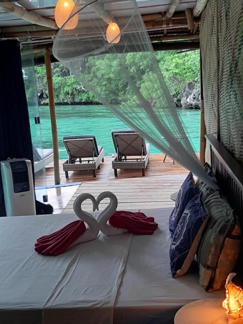 Paolyn Floating House Restaurant