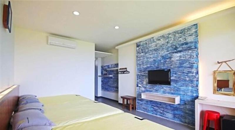 White Sand Beach 32 image