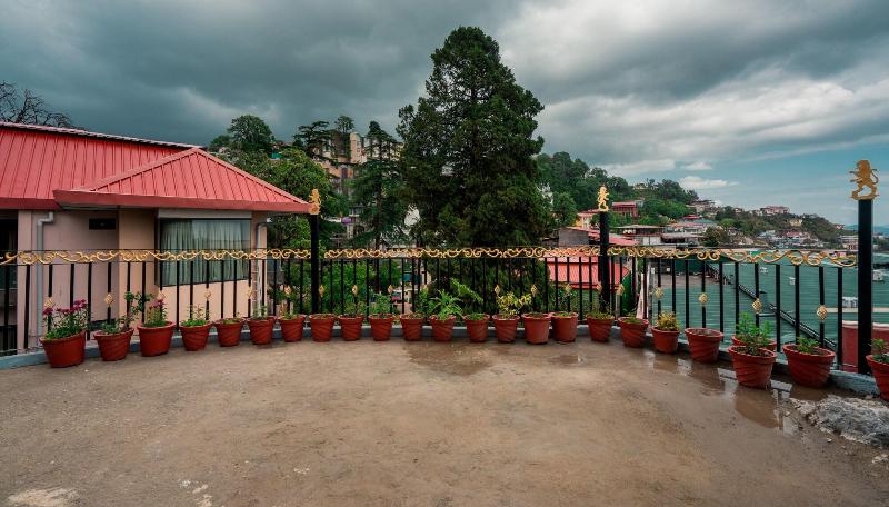 Silver Arch Hotel image