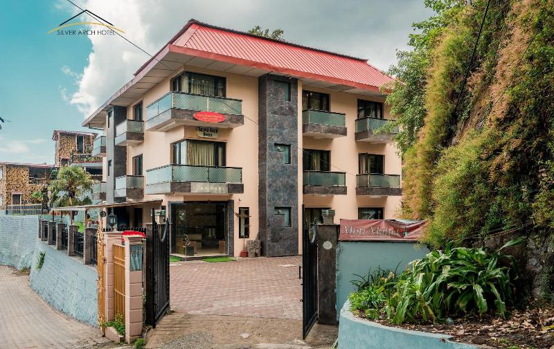 Silver Arch Hotel image