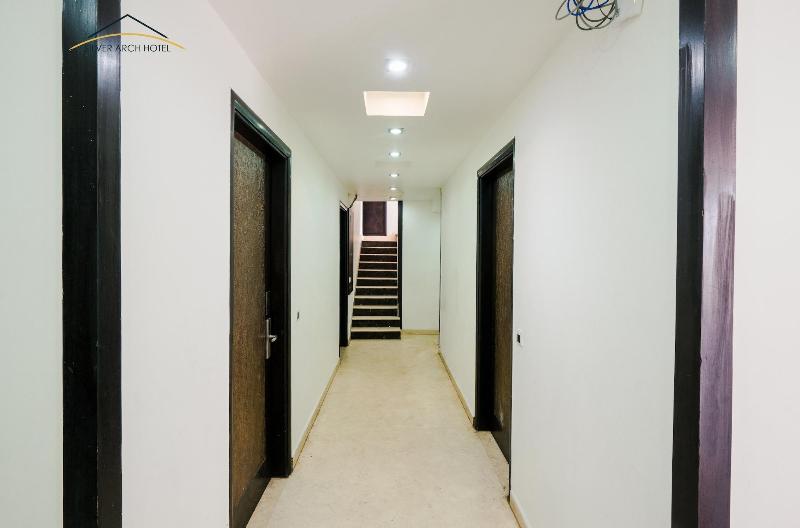 Silver Arch Hotel image