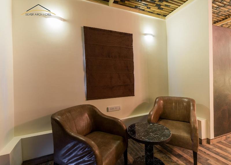 Silver Arch Hotel image
