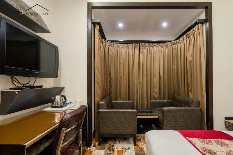 Silver Arch Hotel image