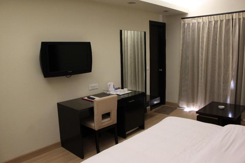 Silver Arch Hotel image