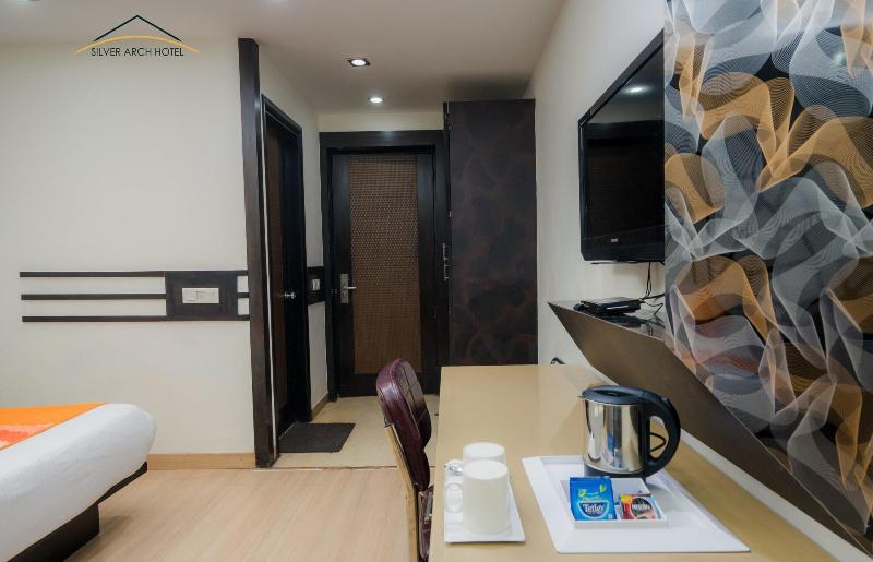 Silver Arch Hotel image