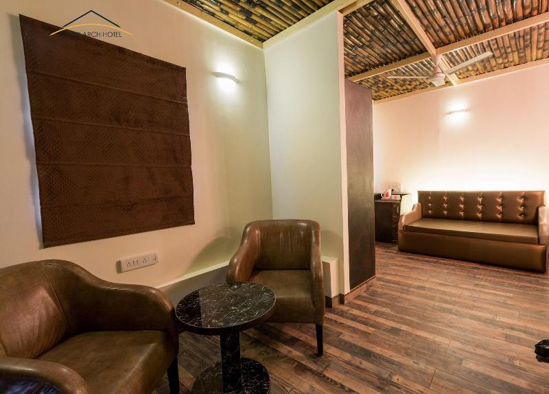 Silver Arch Hotel image