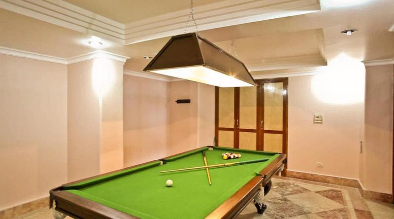 Hotel Shilton by Royal Collection image