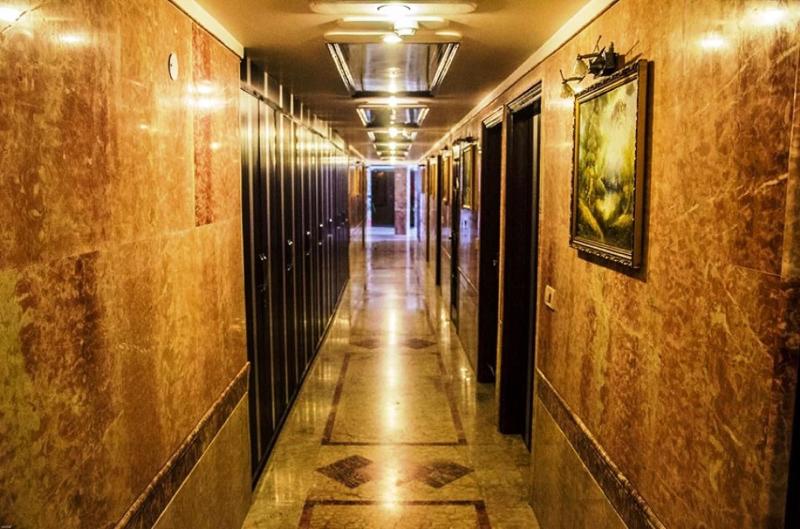 Hotel Shilton by Royal Collection image
