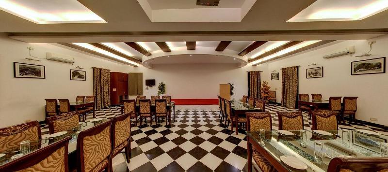Hotel Shilton by Royal Collection image