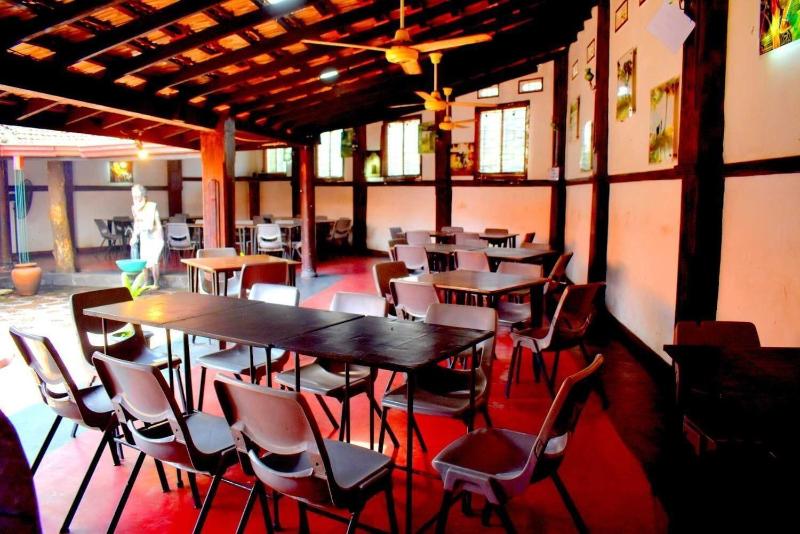 Cosy Hotel & Restaurant