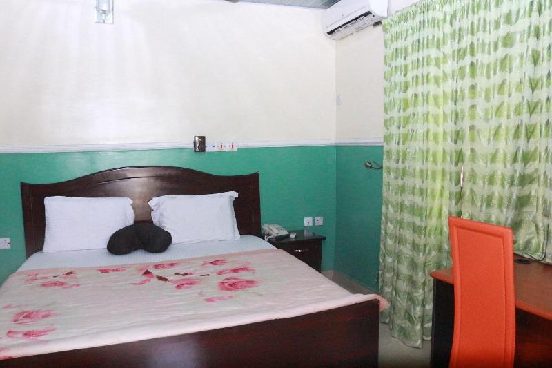 L & L Executive Hotels and Suites image