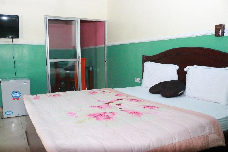 L & L Executive Hotels and Suites image