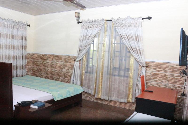 L & L Executive Hotels and Suites image