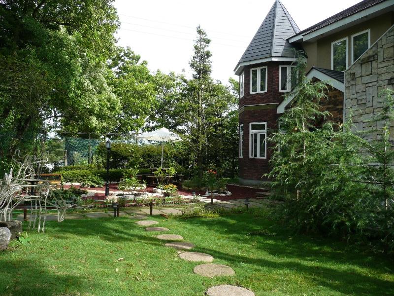 Scotch Court image