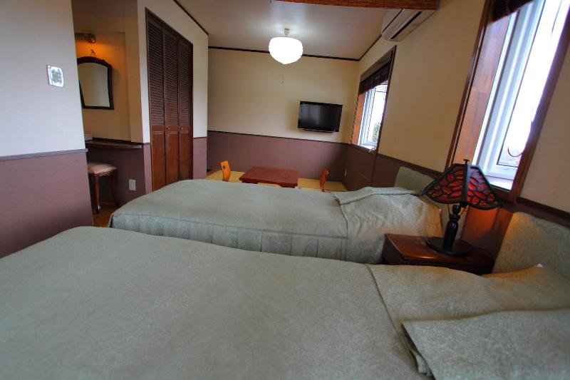 Scotch Court image