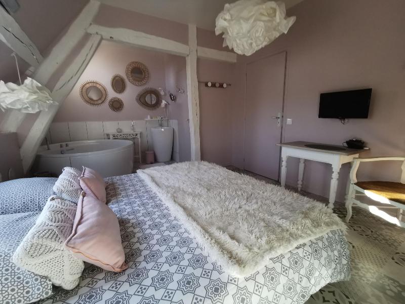 La Cour d'Hortense image