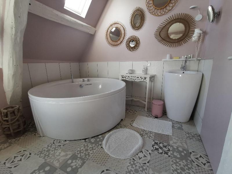 La Cour d'Hortense image