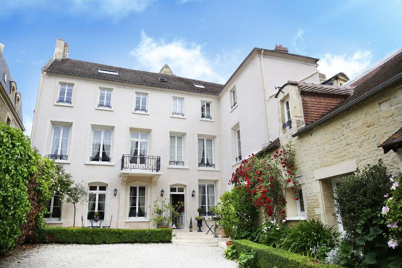Clos Saint-martin image