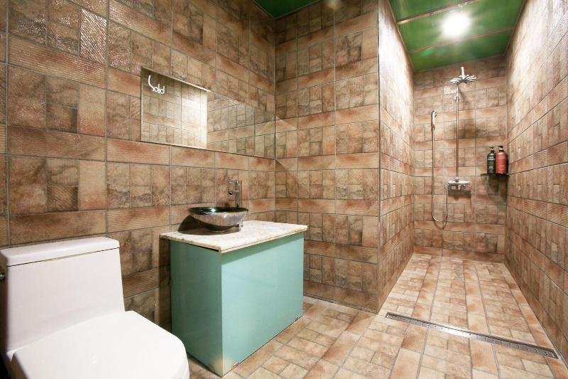 Suyu Solid Hotel image