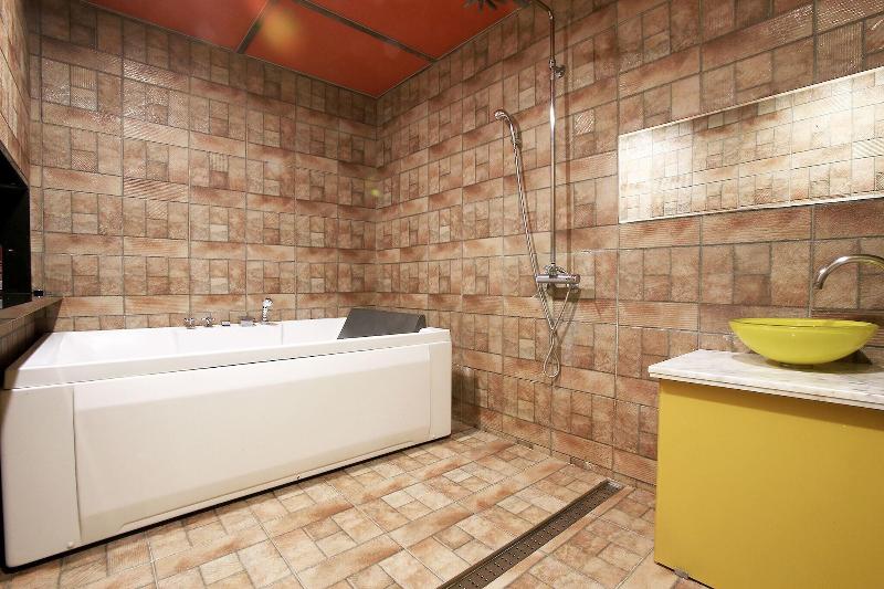 Suyu Solid Hotel image