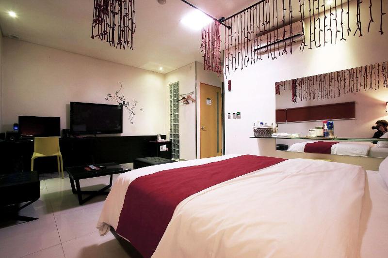 Suyu Solid Hotel image