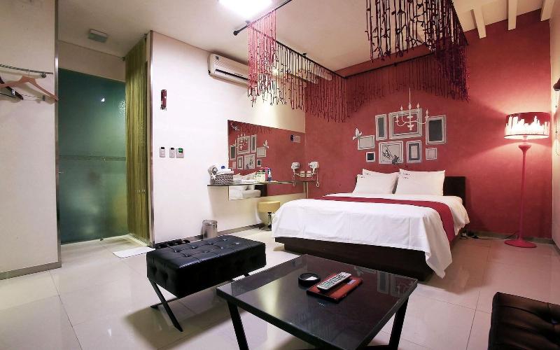Suyu Solid Hotel image