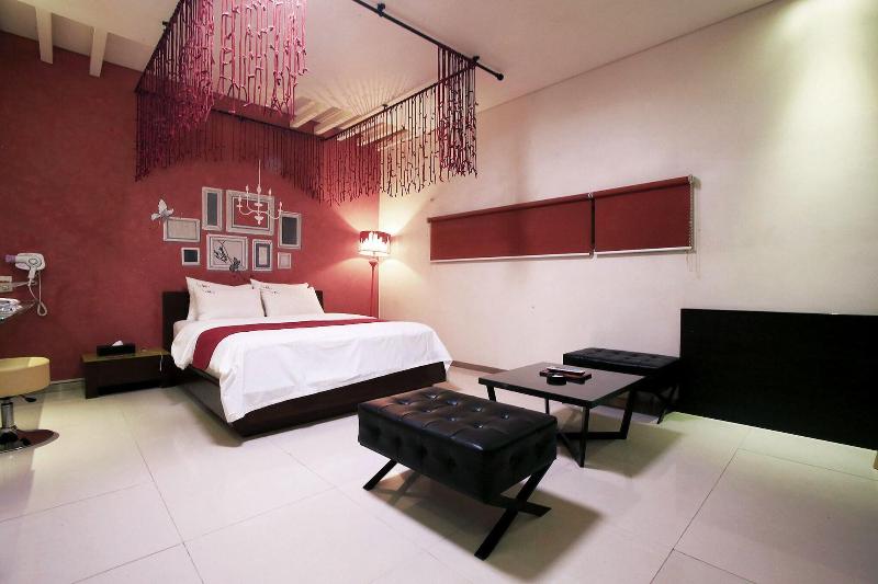 Suyu Solid Hotel image
