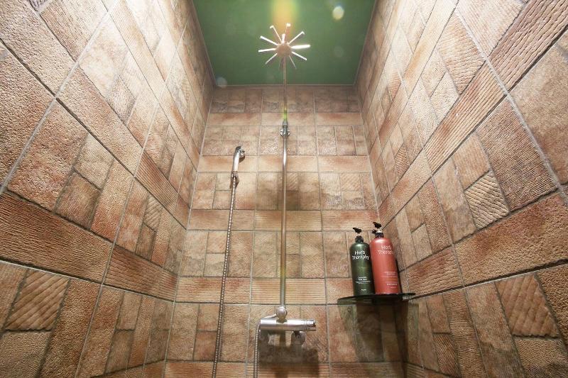 Suyu Solid Hotel image