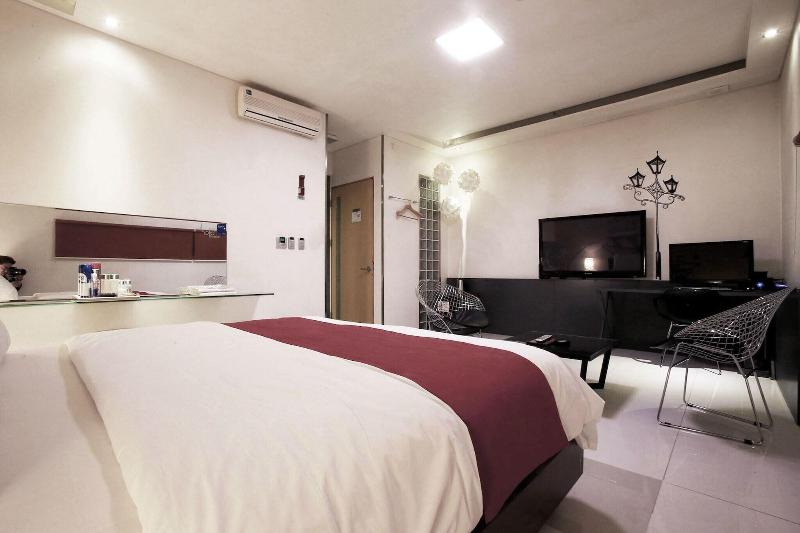 Suyu Solid Hotel image