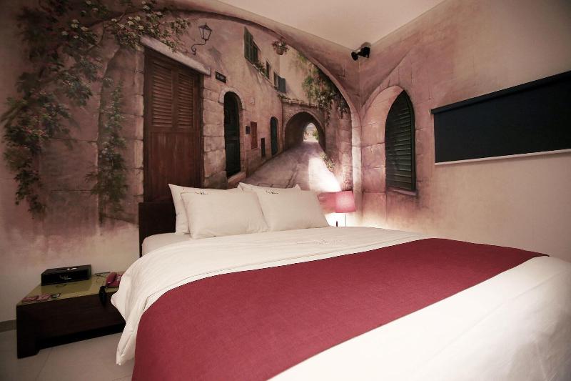 Suyu Solid Hotel image