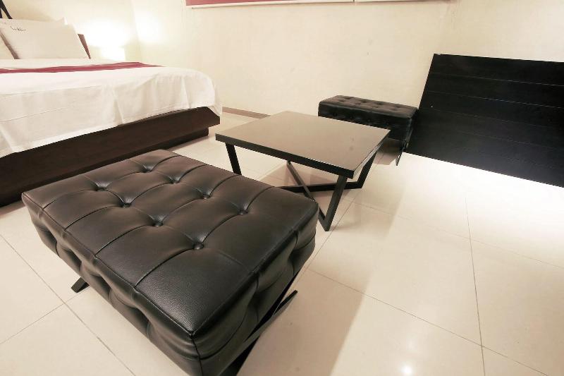 Suyu Solid Hotel image