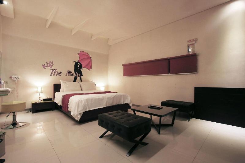 Suyu Solid Hotel image