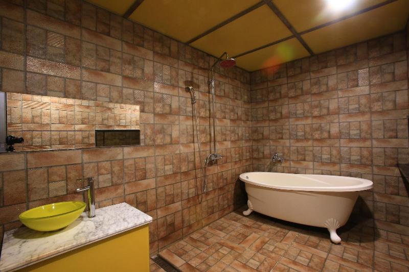 Suyu Solid Hotel image