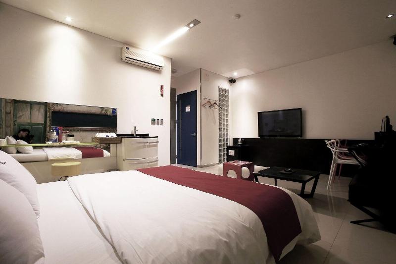 Suyu Solid Hotel image