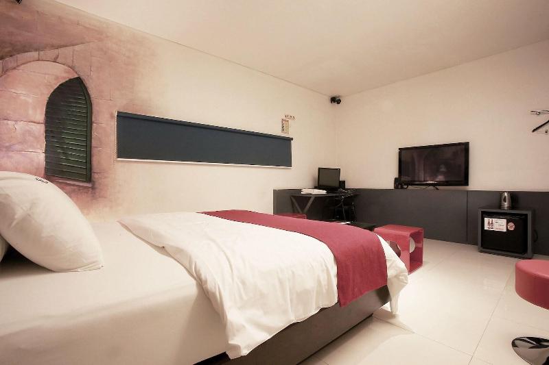 Suyu Solid Hotel image