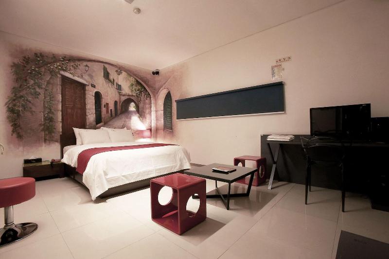 Suyu Solid Hotel image