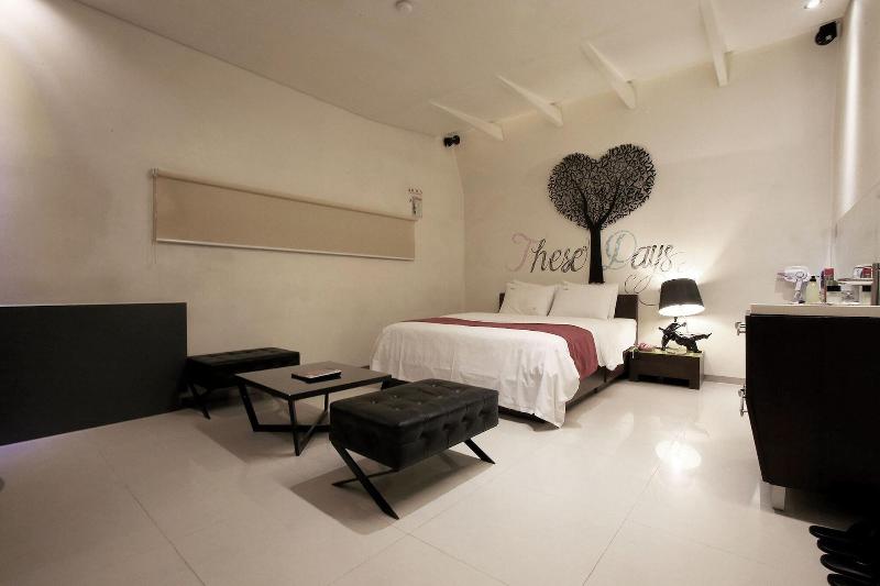 Suyu Solid Hotel image
