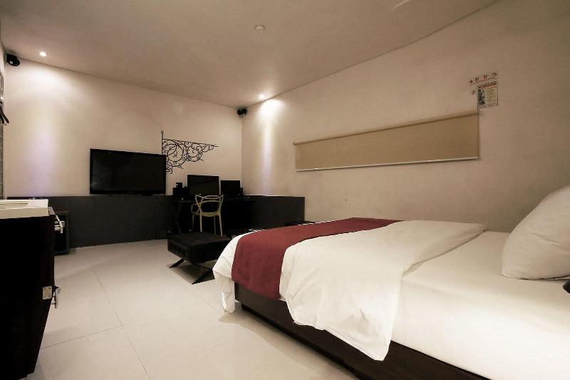 Suyu Solid Hotel image