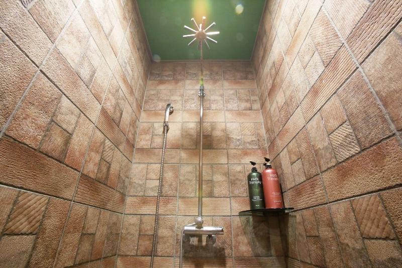 Suyu Solid Hotel image