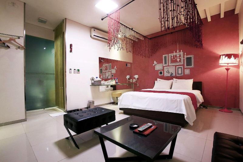 Suyu Solid Hotel image