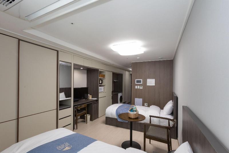 Golden Planet Hotel & Resort image