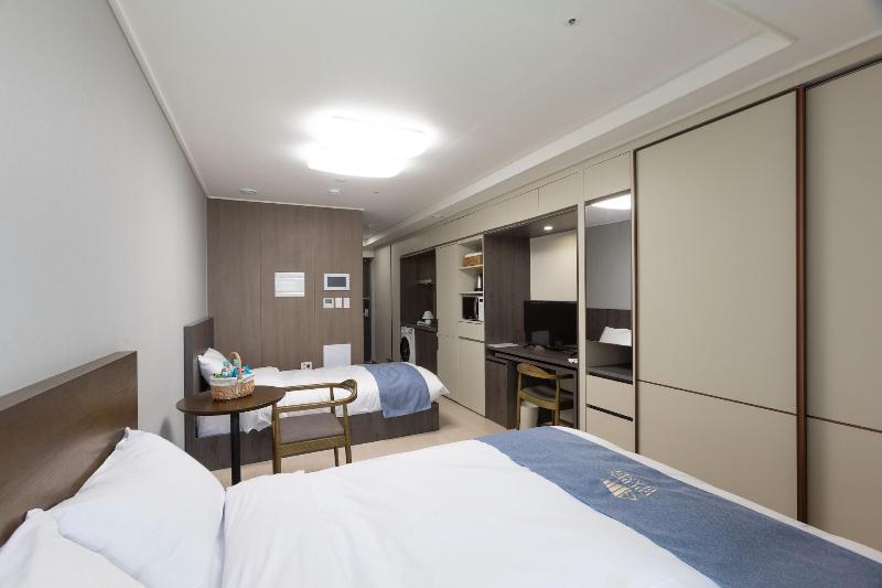 Golden Planet Hotel & Resort image
