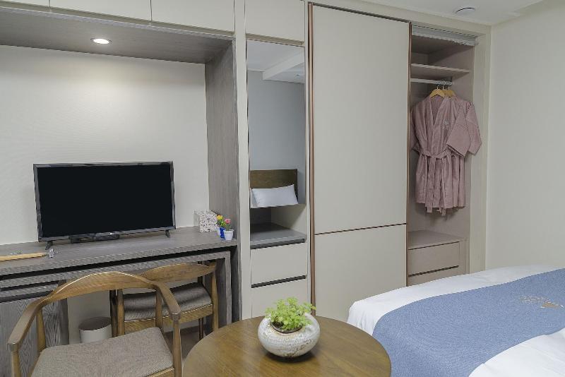 Golden Planet Hotel & Resort image