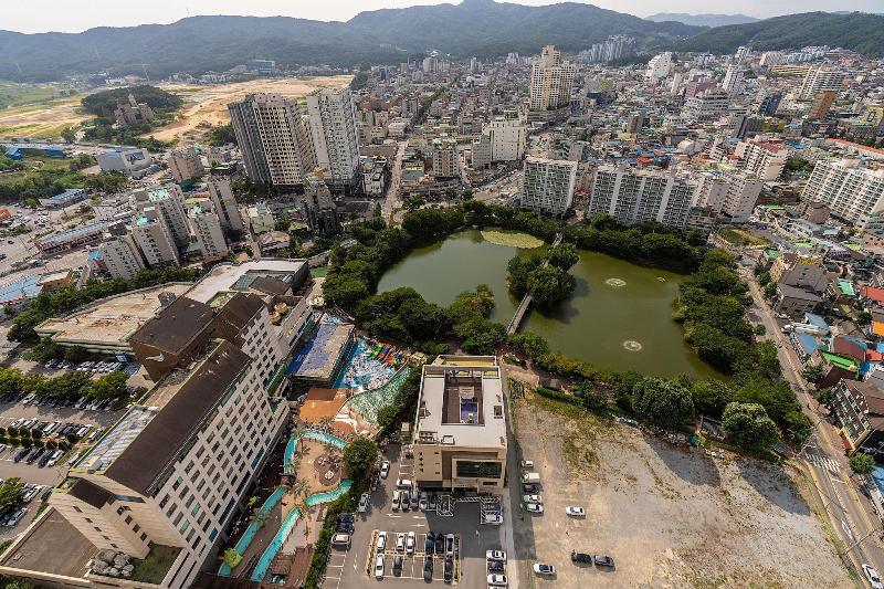 Golden Planet Hotel & Resort image