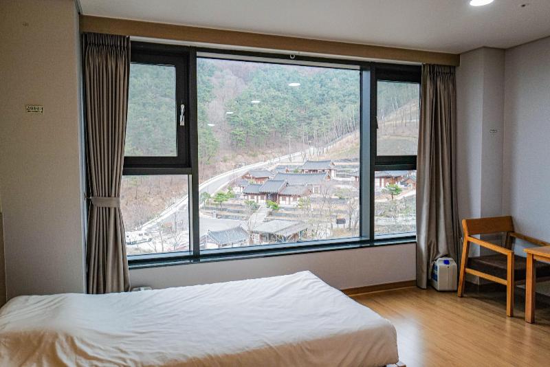 Sancheong Korean Medicine Family Hotel image