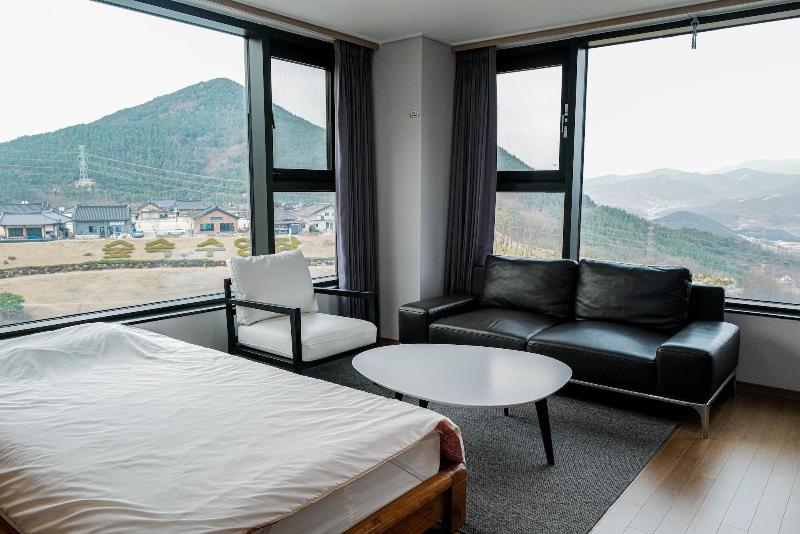 Sancheong Korean Medicine Family Hotel image